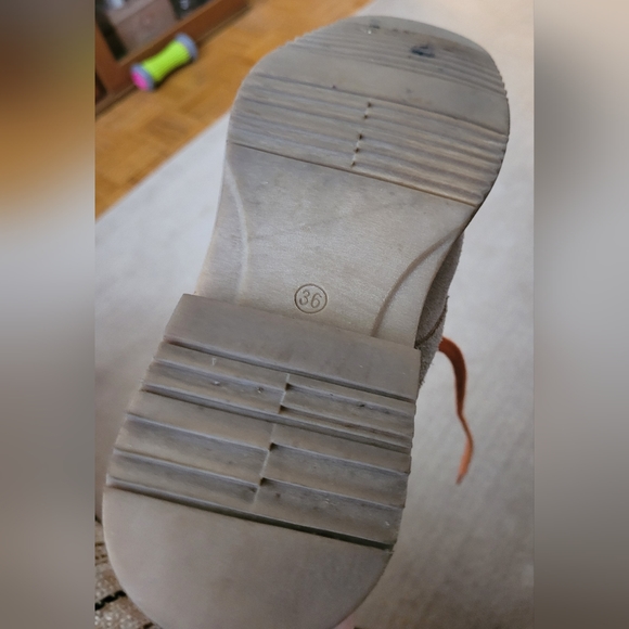 Size 36 - cream suede, flat-heeled shoes - Picture 4 of 4